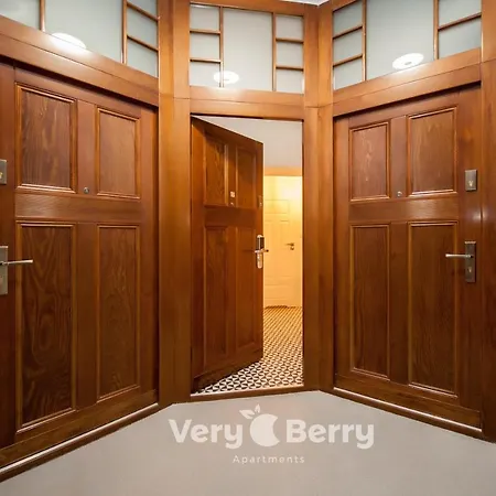 Very Berry - Zupanskiego 3 - Butique Apartment, Self Check In 24h! * Poznan