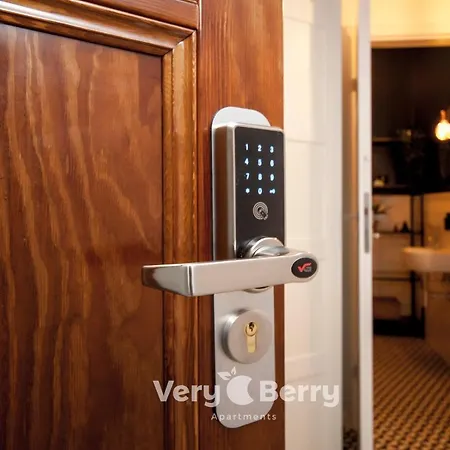 Very Berry - Zupanskiego 3 - Butique Apartment, Self Check In 24h! Poznan