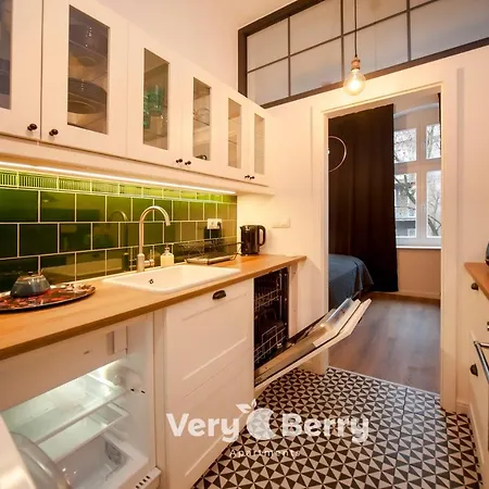 Very Berry - Zupanskiego 3 - Butique Apartment, Self Check In 24h! Poznan